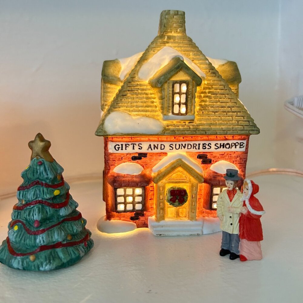 Seymour Mann A Christmas Carol Village Scrooge Fezziwig Cratchits Ceramic Light - Picture 5 of 9